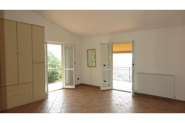 Image No.11-1 Bed House for sale