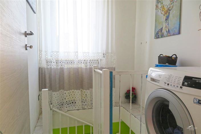 Image No.10-3 Bed Property for sale