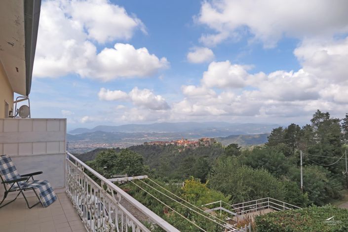 Image No.16-3 Bed Property for sale