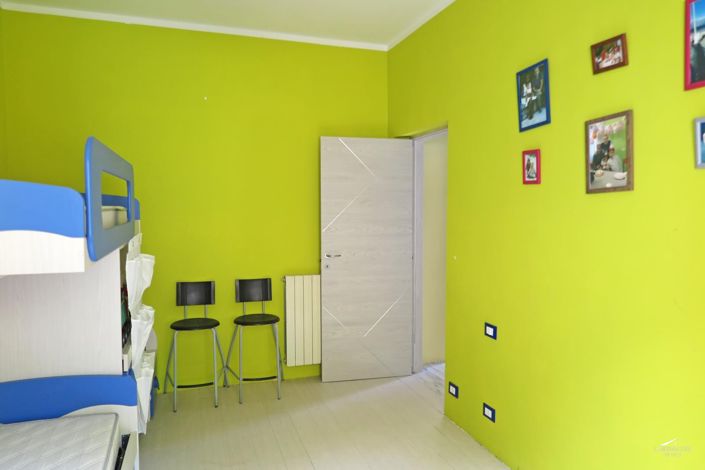 Image No.23-3 Bed Property for sale