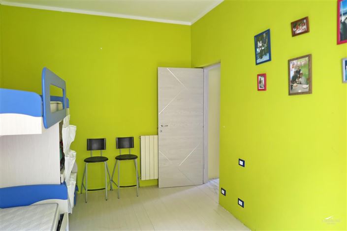 Image No.23-3 Bed Property for sale