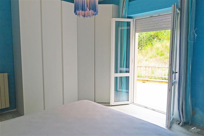 Image No.26-3 Bed Property for sale