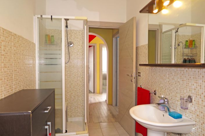 Image No.31-3 Bed Property for sale