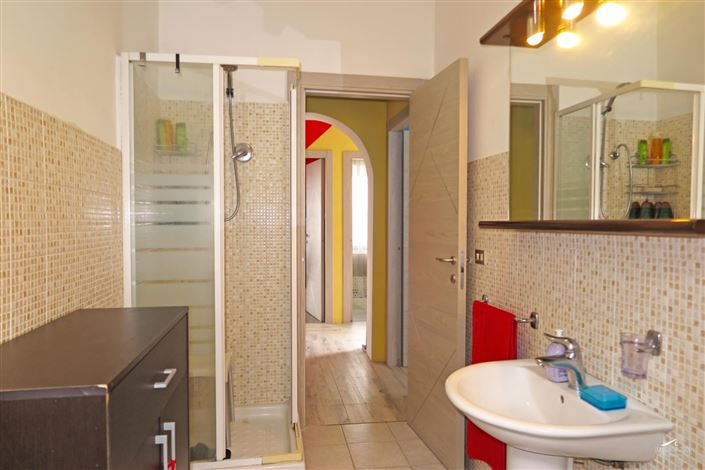 Image No.31-3 Bed Property for sale