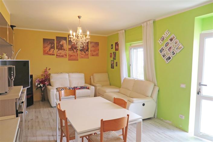 Image No.6-3 Bed Property for sale