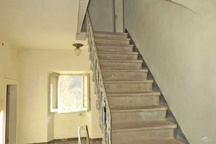 Image No.18-6 Bed Farmhouse for sale