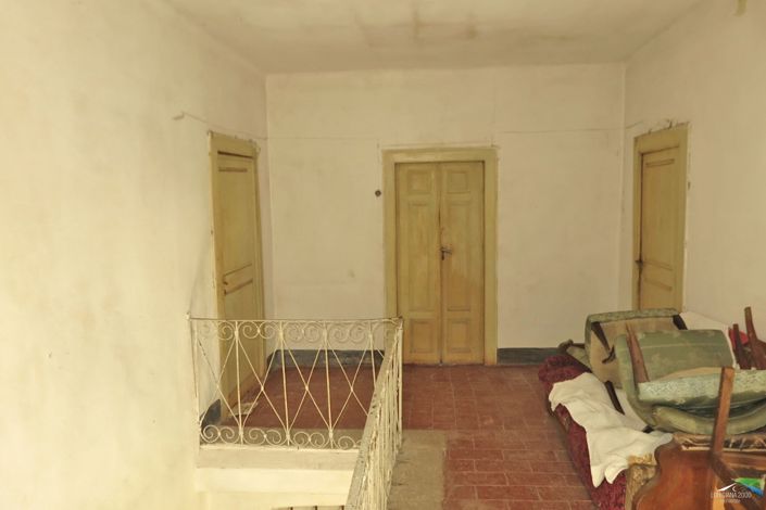 Image No.19-6 Bed Farmhouse for sale