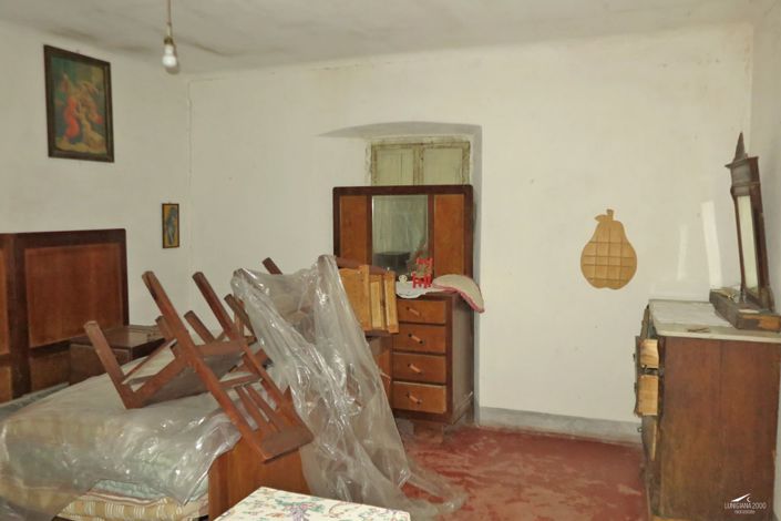 Image No.22-6 Bed Farmhouse for sale