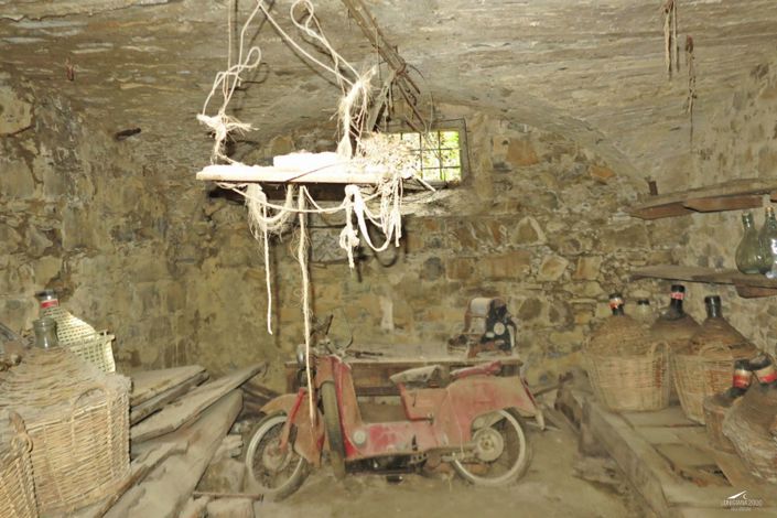 Image No.26-6 Bed Farmhouse for sale