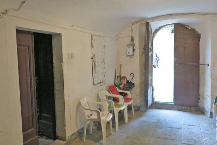 Image No.6-6 Bed Farmhouse for sale