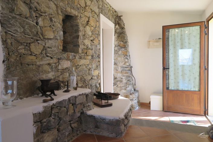 Image No.10-1 Bed Farmhouse for sale