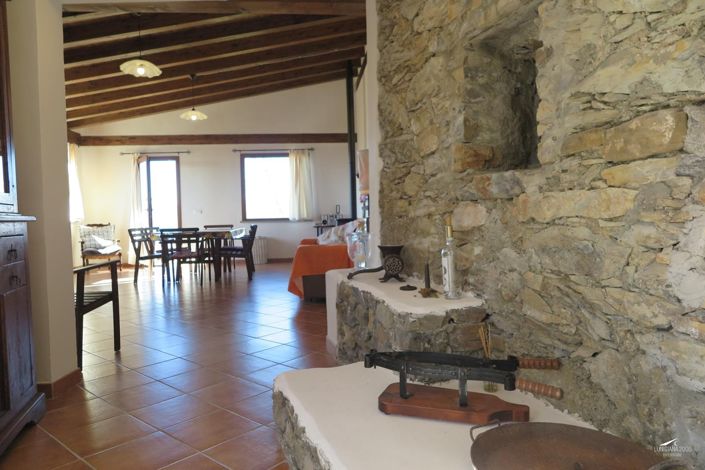 Image No.11-1 Bed Farmhouse for sale