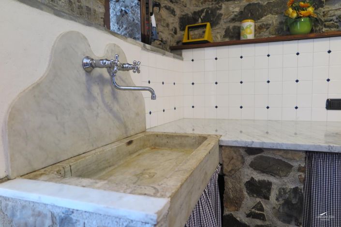 Image No.18-1 Bed Farmhouse for sale