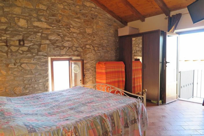 Image No.21-1 Bed Farmhouse for sale