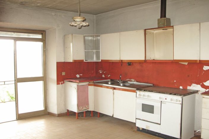 Image No.3-2 Bed Property for sale