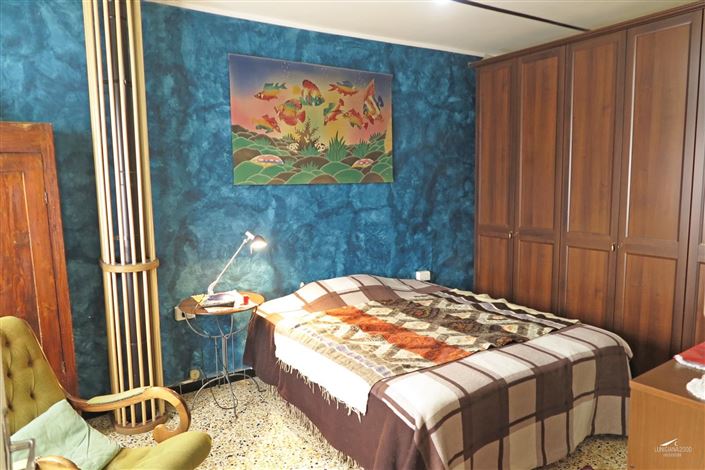 Image No.12-2 Bed Property for sale