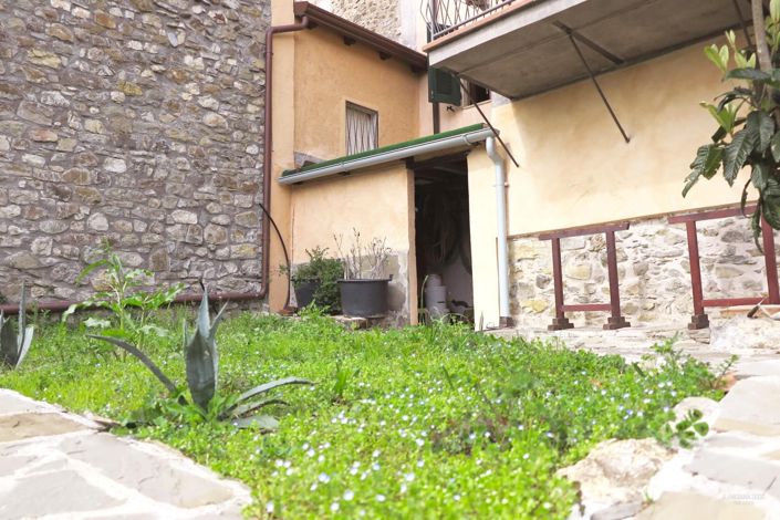 Image No.17-2 Bed Property for sale