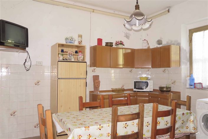 Image No.18-3 Bed Property for sale