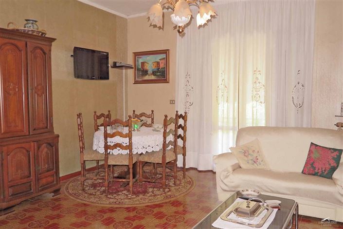 Image No.9-3 Bed Property for sale