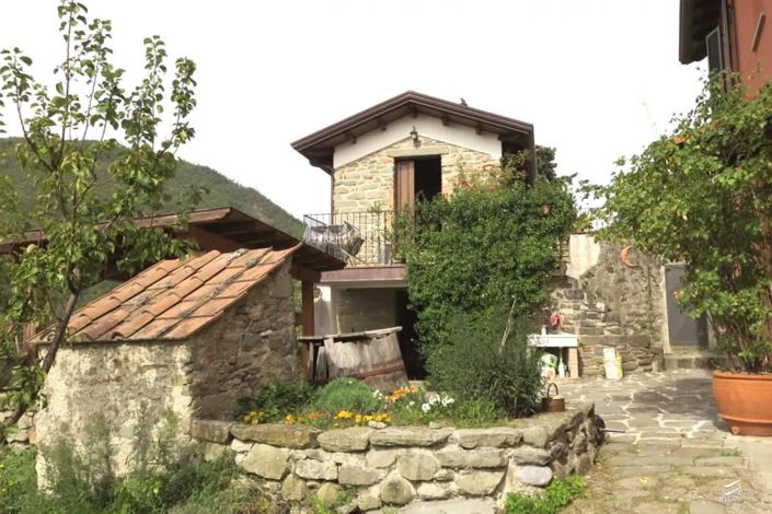 Image No.1-Ferme de 4 chambres à vendre à Fivizzano