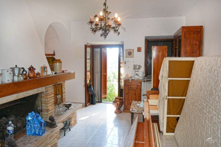Image No.11-4 Bed Property for sale