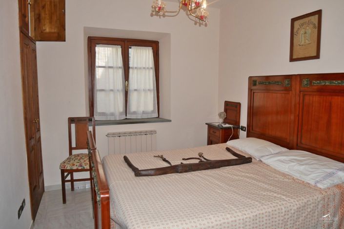 Image No.23-4 Bed Property for sale