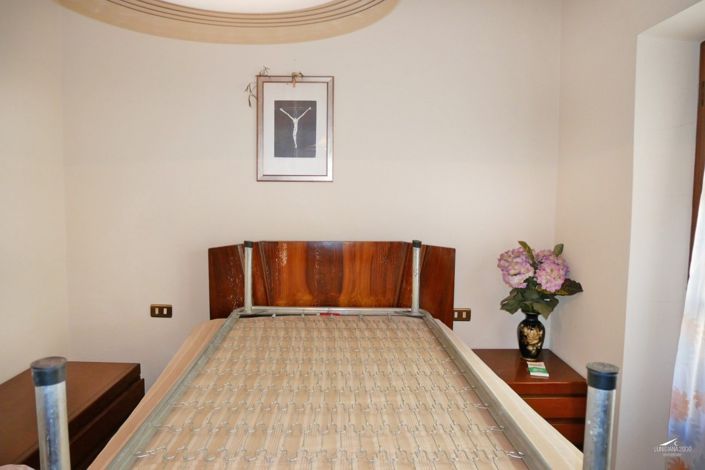 Image No.26-4 Bed Property for sale