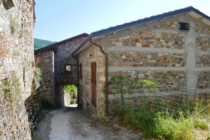 Image No.3-4 Bed Property for sale