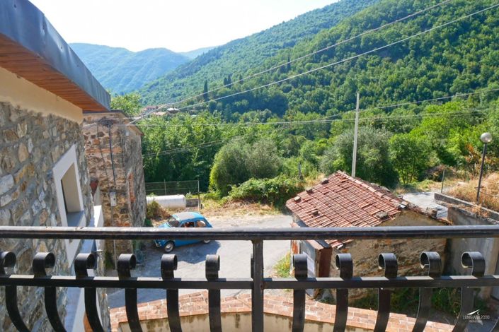 Image No.30-4 Bed Property for sale
