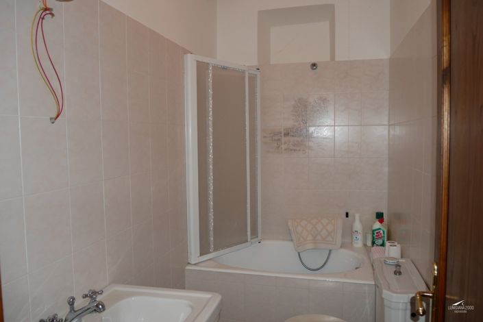 Image No.33-4 Bed Property for sale
