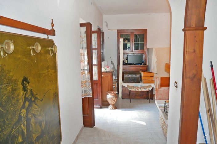 Image No.7-4 Bed Property for sale