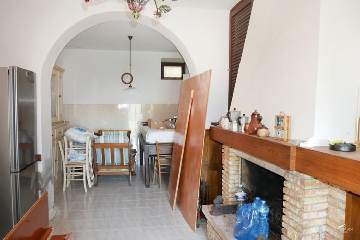 Image No.8-4 Bed Property for sale