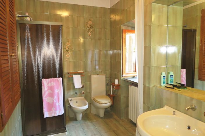 Image No.16-5 Bed Property for sale