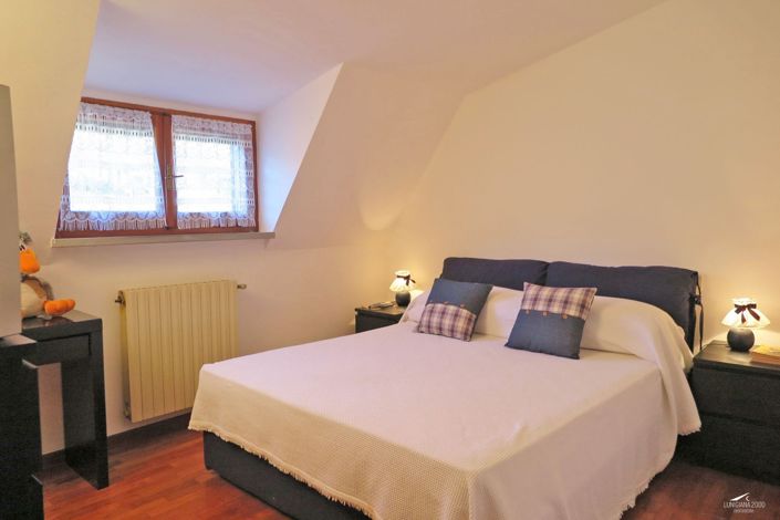 Image No.23-5 Bed Property for sale