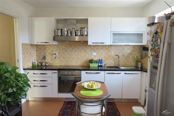 Image No.10-3 Bed Property for sale