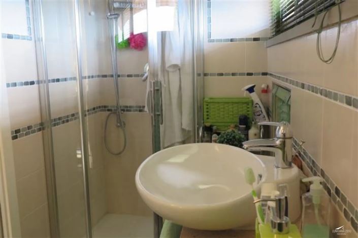 Image No.18-3 Bed Property for sale