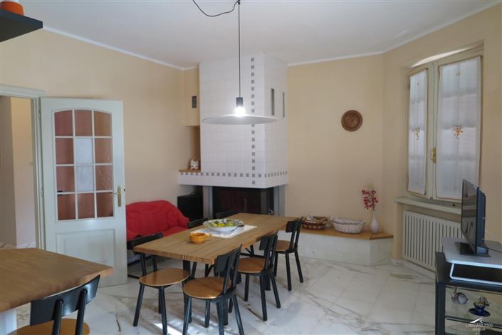 Image No.13-3 Bed Property for sale