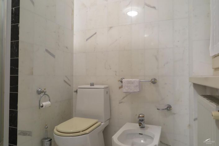 Image No.19-3 Bed Property for sale