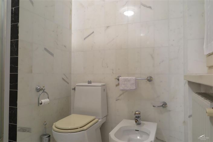 Image No.19-3 Bed Property for sale