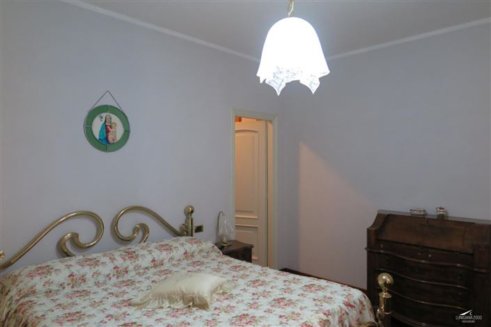 Image No.24-3 Bed Property for sale