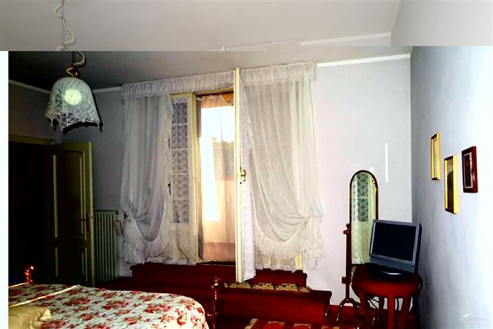 Image No.25-3 Bed Property for sale