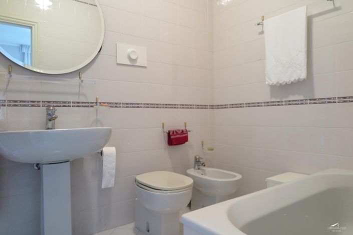 Image No.27-3 Bed Property for sale