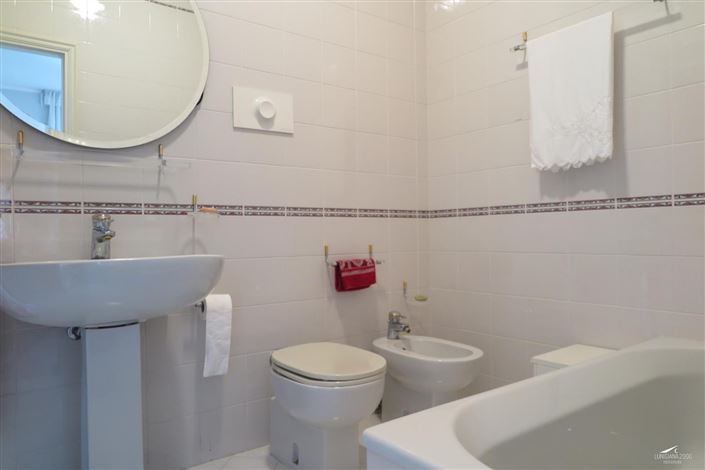 Image No.27-3 Bed Property for sale