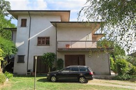 Image No.2-Propriété de 3 chambres à vendre à Bagnone