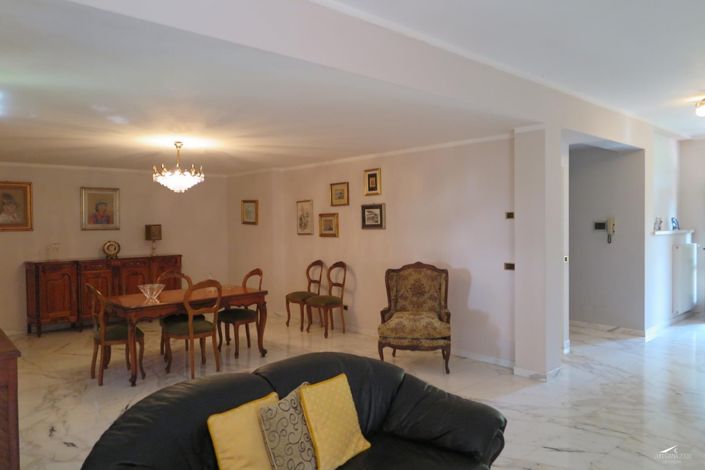 Image No.5-3 Bed Property for sale