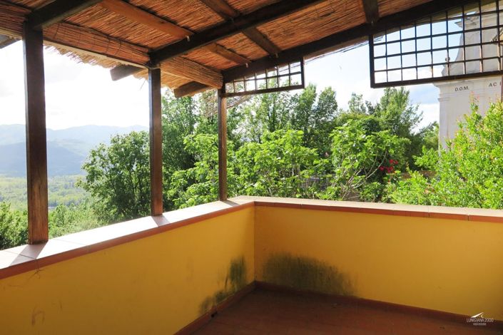 Image No.12-3 Bed Property for sale