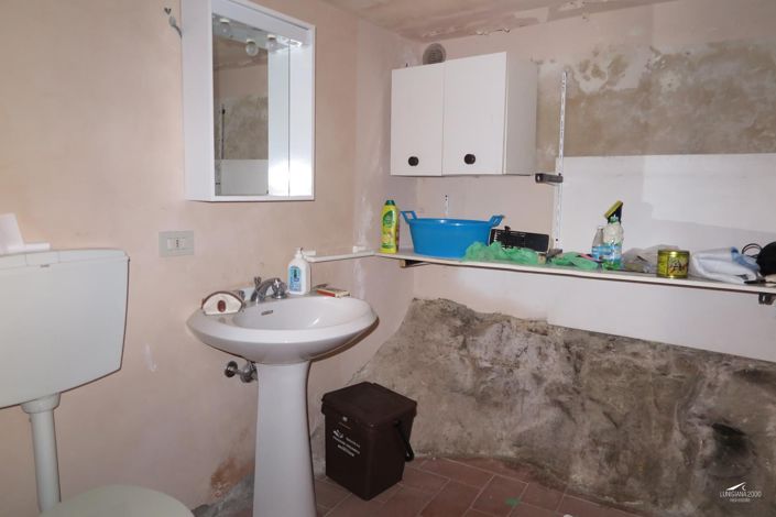 Image No.17-3 Bed Property for sale