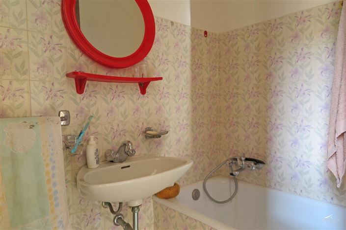 Image No.12-2 Bed Property for sale