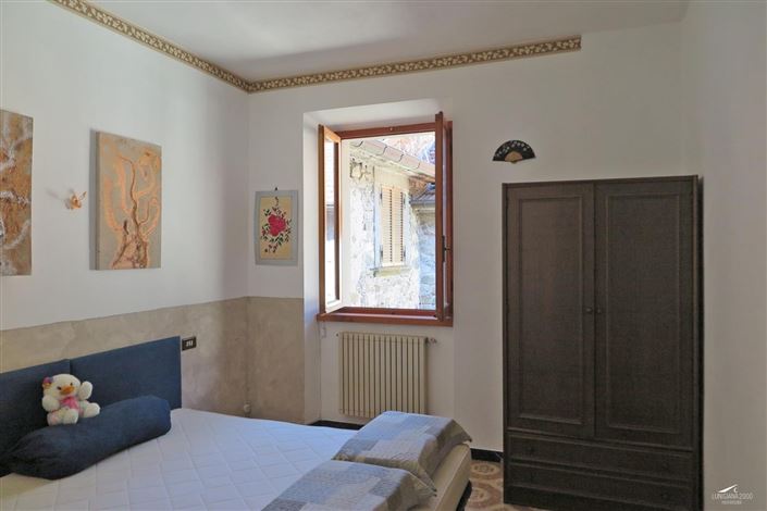 Image No.10-2 Bed Property for sale