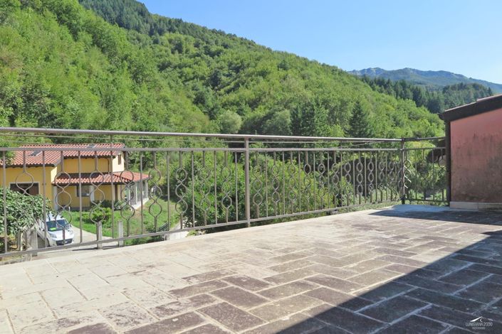 Image No.17-2 Bed Property for sale